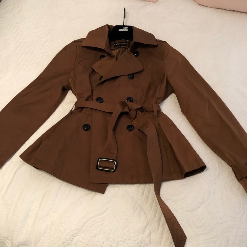 Express short trench coat - perfect for spring